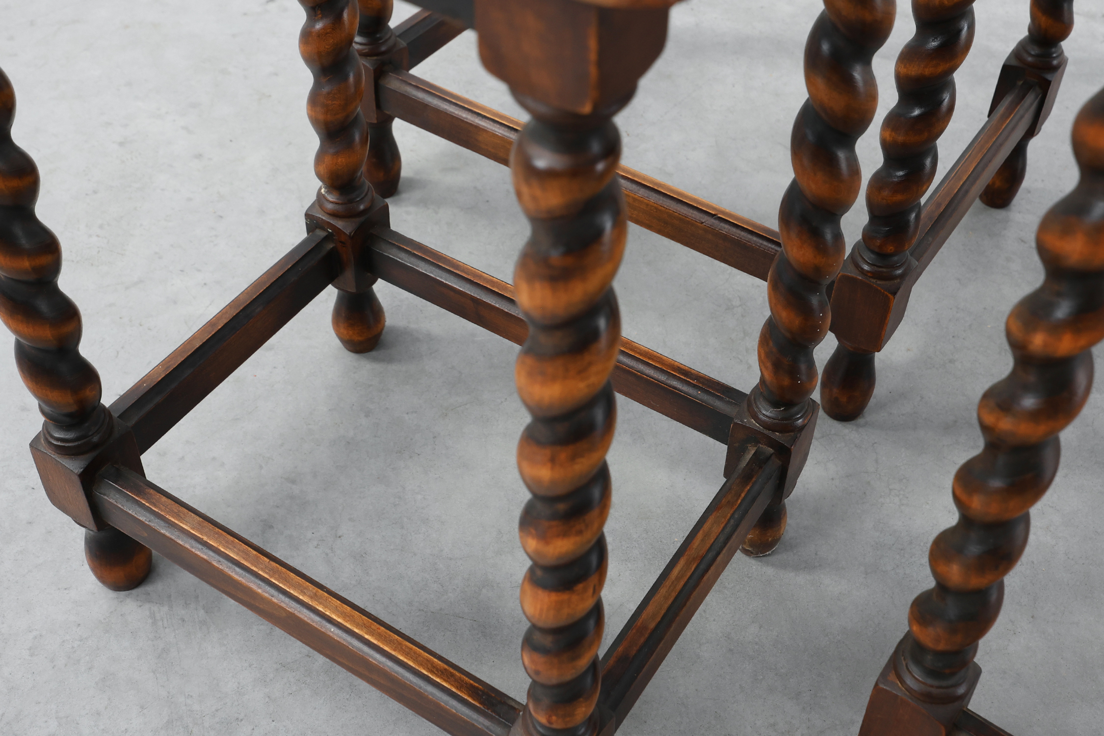 Set of Three Oak Barley Twist Nesting Tables, England, circa 1900thumbnail